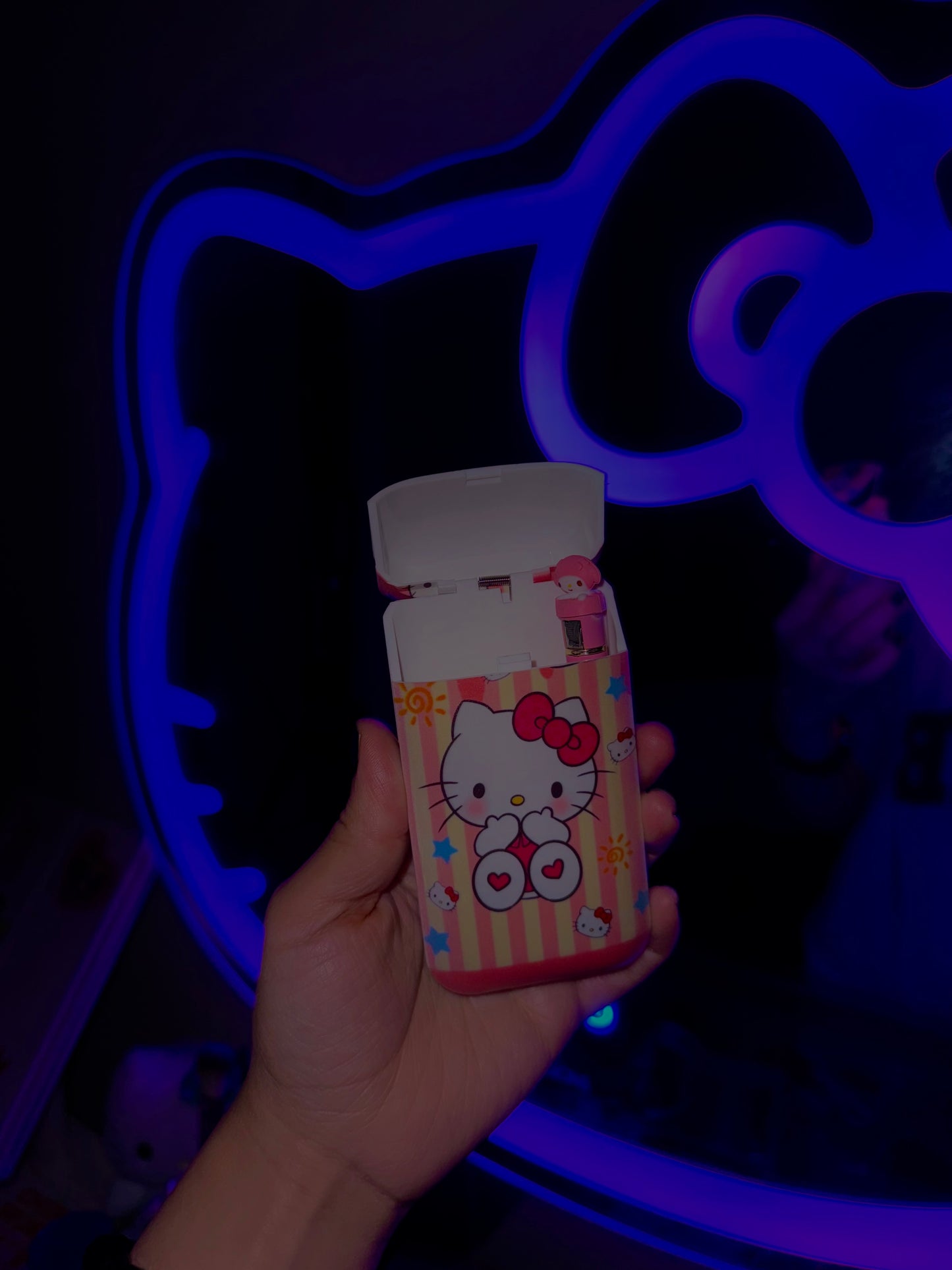 Hello kitty stash box & lighter